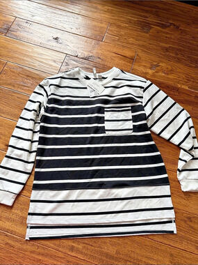Lifestyle Striped Long Sleeve Top in Black & White Size Small NWT